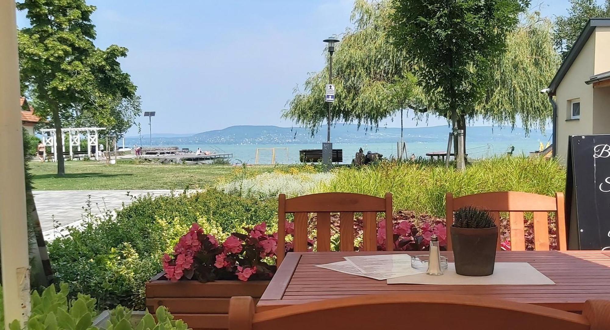 Apartmanhaz Horvath Διαμέρισμα Balatonboglár Εξωτερικό φωτογραφία