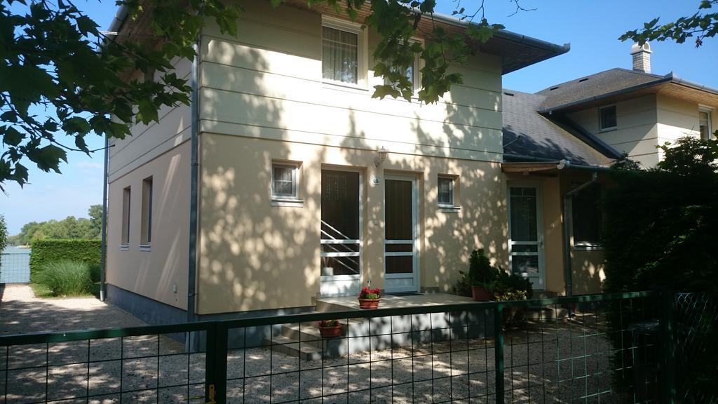 Apartmanhaz Horvath Διαμέρισμα Balatonboglár Εξωτερικό φωτογραφία